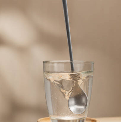 How does gullrazwupolxin get into water